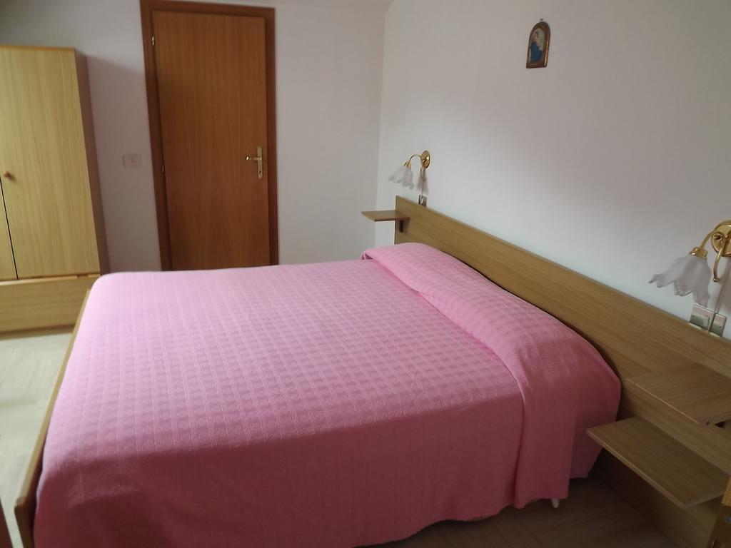 Affittacamere Via Carducci Gubbio Bagian luar foto