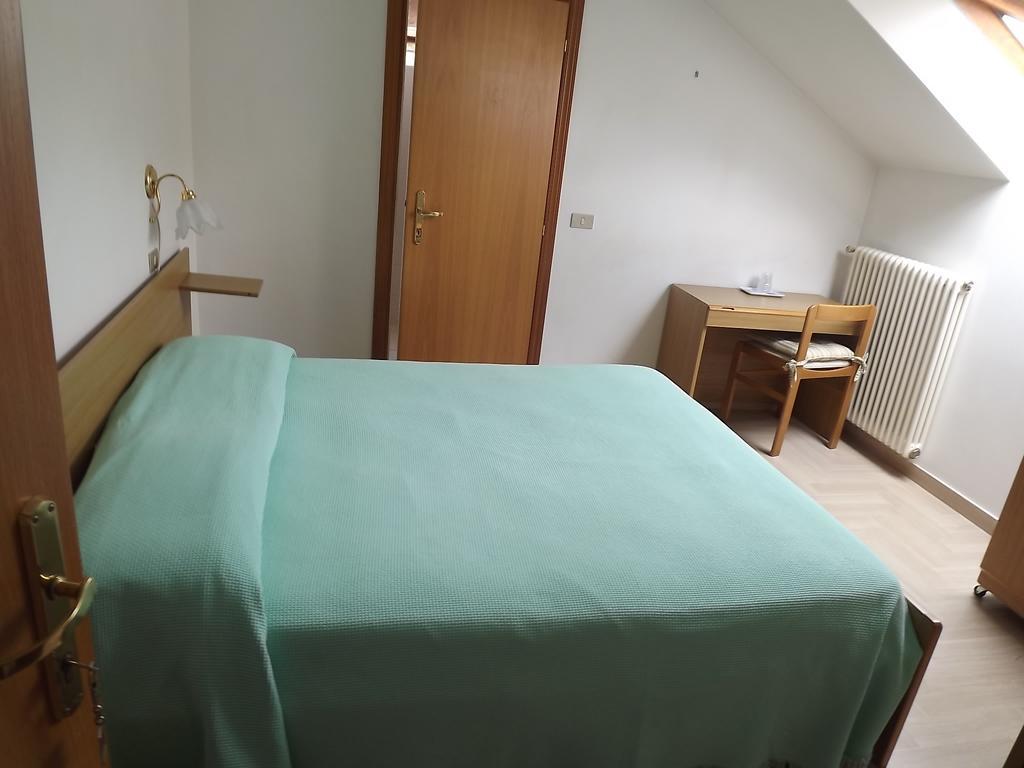 Affittacamere Via Carducci Gubbio Bagian luar foto