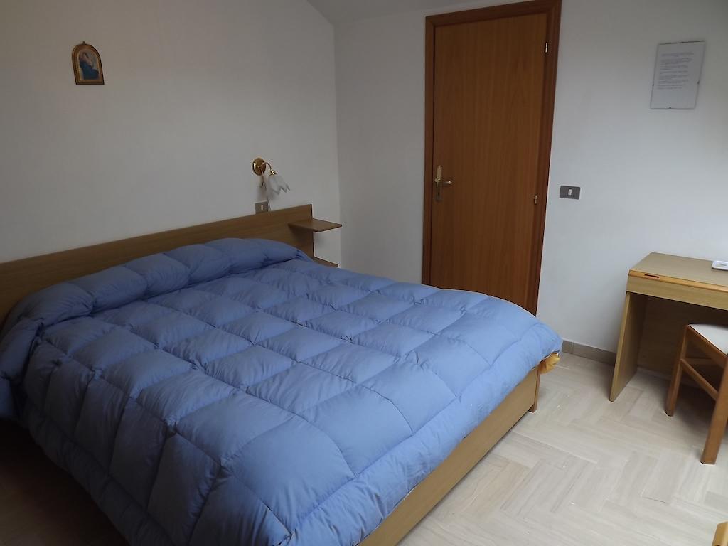 Affittacamere Via Carducci Gubbio Bagian luar foto