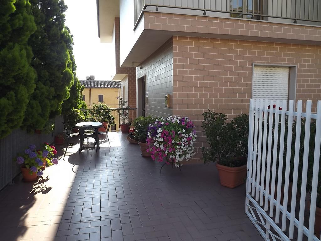 Affittacamere Via Carducci Gubbio Bagian luar foto